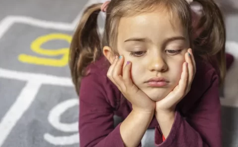 Epilepsia infantil: o que fazer quando as crises não param com tratamento