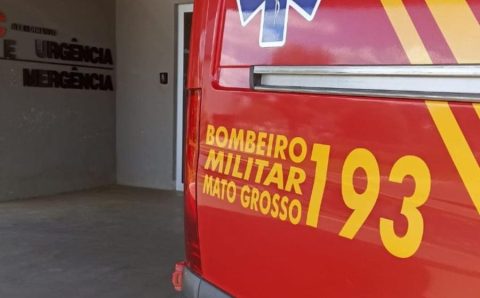 Corpo de Bombeiros socorre casal após veículo capotar na BR-364 em Diamantino