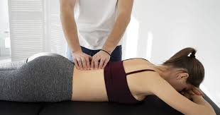 Liberação miofascial ajuda a controlar dor lombar crônica, aponta estudo