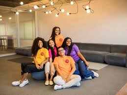 Coletivo Coca-Cola Jovem abre 15 mil vagas para formação profissional