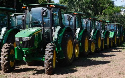 MT:  Mais de 40 municípios de Mato Grosso são beneficiados com entrega máquinas do Promaq