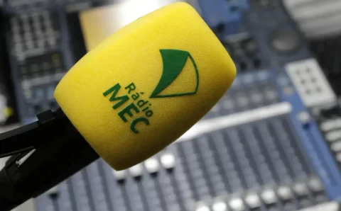 Rádio MEC estreia temporada de crônicas de Ruy Castro e Heloisa Seixas