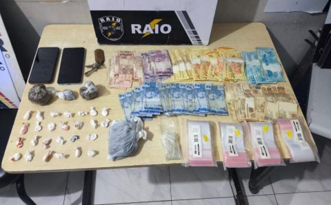 Companhia Raio prende dois faccionados com porções de cocaína e maconha e R$ 2,2 mil em Cuiabá