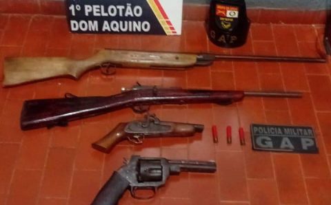 Polícia Militar prende dono de bar com quatro armas de fogo e munições em Dom Aquino
