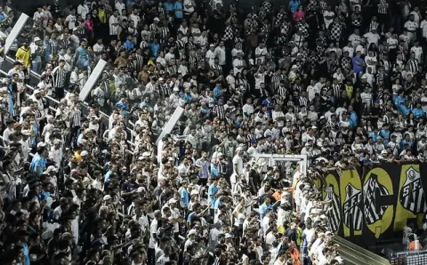 Torcida do Santos esgota ingressos para jogo contra o Mirassol na Vila Belmiro
