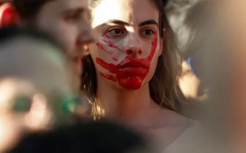 Entenda projeto que dificulta aborto legal em menores de 14