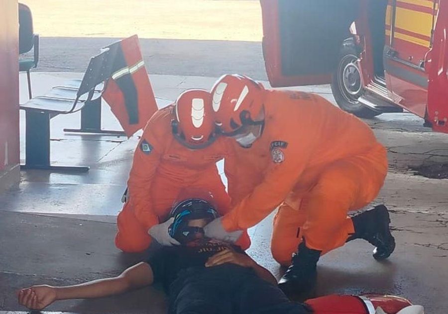 Corpo de Bombeiros promove treinamento de resgate a vítimas de acidentes motociclísticos