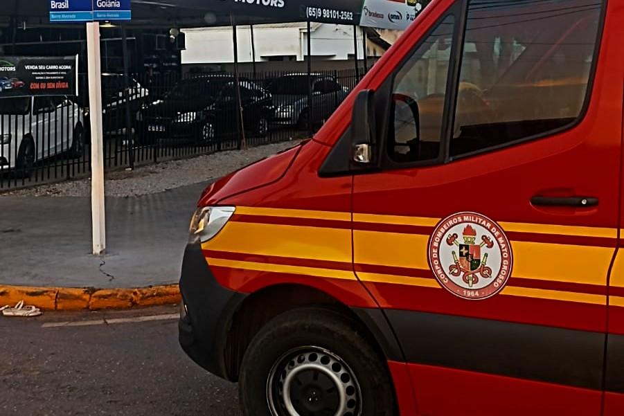 Corpo de Bombeiros socorre mulher após queda de moto em avenida em Lucas do Rio Verde  