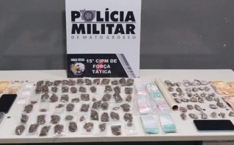 Força Tática apreende 96 porções de drogas e prende em flagrante dois integrantes de facção criminosa