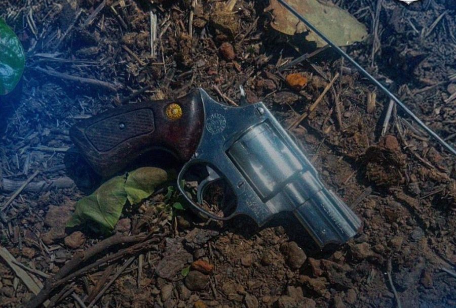 Força Tática apreende arma de fogo com foragido da Justiça em Barra do Garças