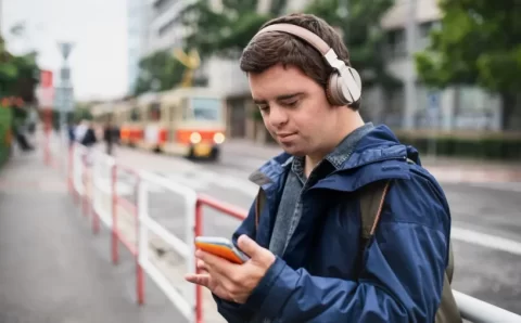 Inflamação no cérebro pode explicar Alzheimer precoce em pessoas com Down