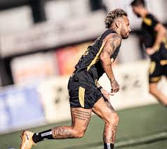 Neymar não treina e vira dúvida no Santos para encarar o Internacional