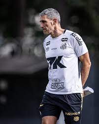 Com Neymar na parte interna, Santos inicia preparação para pegar o Palmeiras