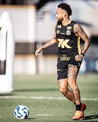 Neymar não viaja a Porto Alegre e é desfalque do Santos para pegar o Inter