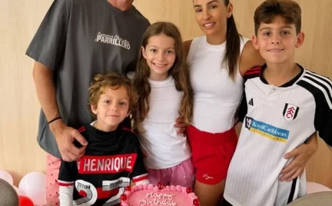Quem é a esposa de Filipe Luis, técnico do Flamengo? Espanhola de Madrid, Patricia Kasmirski tem 40 anos, está casada há 17 com o ex-jogador e é mãe de 3