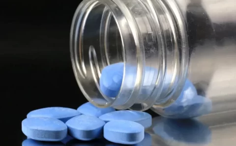 Entenda o problema da automedicação para disfunção erétil; Kalil explica