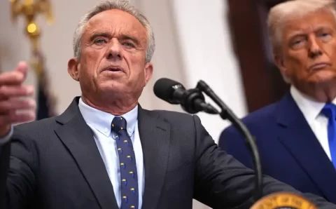 Entidades médicas resistem à política de vacinação de Trump