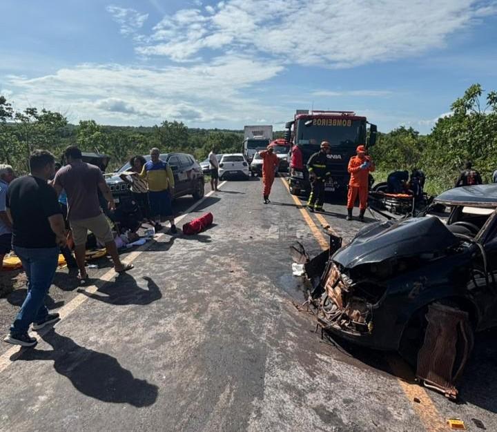 Corpo de Bombeiros realiza desencarceramento e socorre vítimas de grave acidente na MT-010