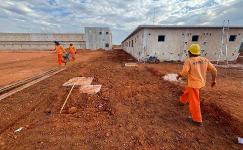MT emprega 100% de mão de obra de reeducandos na construção de unidades prisionais
