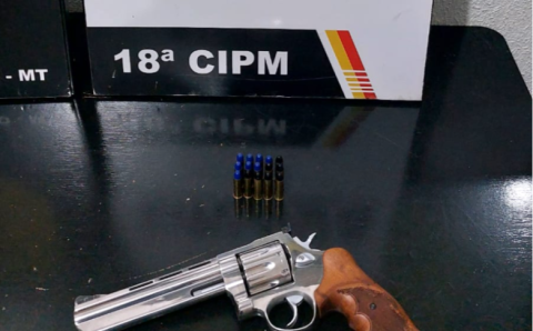 Polícia Militar prende homem por porte ilegal de arma de fogo e agressão contra a namorada