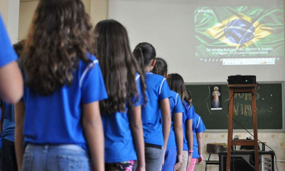 NOVA LEI  Crianças e adolescentes poderão estudar na mesma escola que irmãos ou dependentes