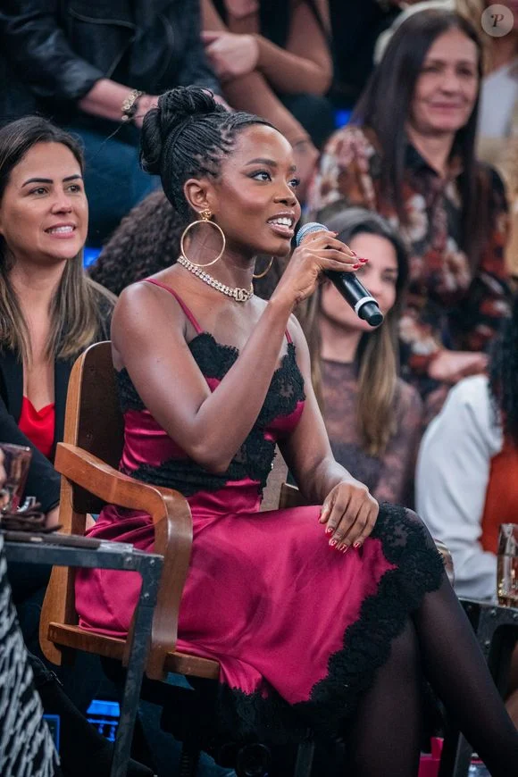 Decoração elegante, 140 m² e mais: como é o apartamento de luxo de Clara Moneke, a Leo de ‘Dona de Mim’, no RJ?