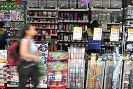 Comércio amplia vendas e contratações temporárias no Natal