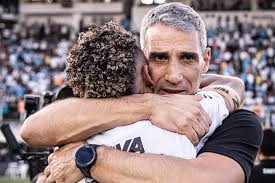 Santos descarta mudanças drásticas e deve manter base para 2026