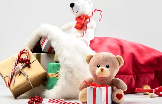 Roupas e brinquedos estão no topo da lista de desejos do Natal