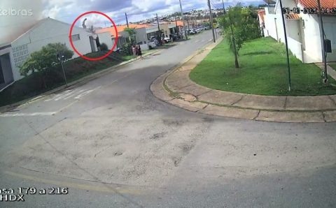 “Obrigado é pouco. Ele me salvou”, diz moradora resgatada em incêndio em Cuiabá