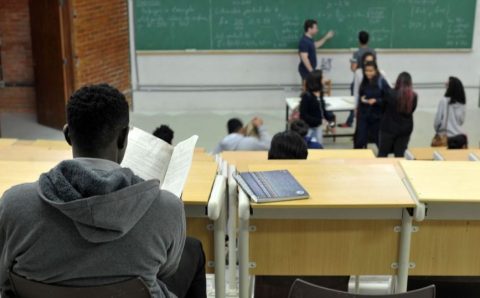 Violência e censura afetam nove em cada dez professores brasileiros