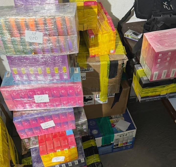 Companhia Raio prende homem com mais de 5 mil cigarros eletrônicos ilegais em Cuiabá