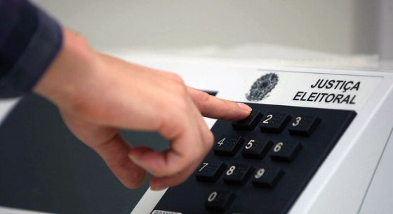 COMBATE A FAKE NEWS:    TSE corre contra o tempo para definir regras das eleições de 2026 diante do avanço da IA nas campanhas