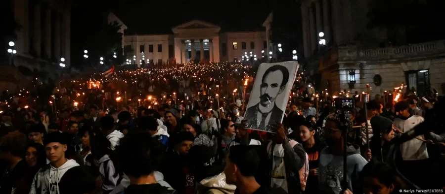 Cubanos marcham em Havana contra ameaças de Trump