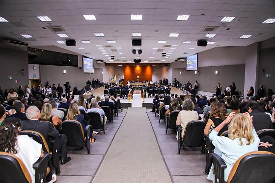 JUDICIÁRIO: Posse de 35 juízas e juízes substitutos fortalece a Justiça de Mato Grosso