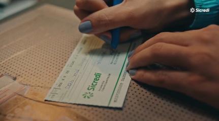 VOLTADO A SERVIDORES: Sicredi participa da Semana Pedagógica 2026 com oficinas de Educação Financeira e estande