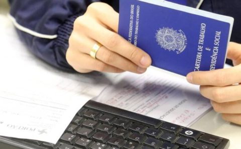 País fecha 2025 com menor desemprego da história; renda do trabalho cresce 7,5% e é recorde