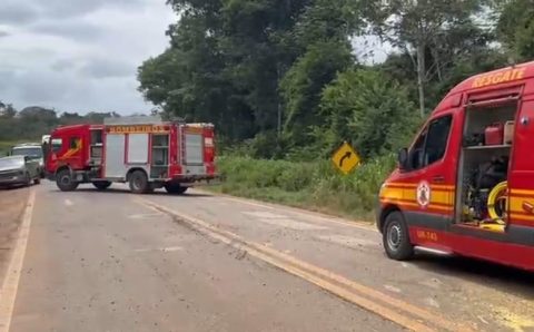 Corpo de Bombeiros atende ocorrências de acidente de trânsito em diferentes locais nesta quarta-feira (14)
