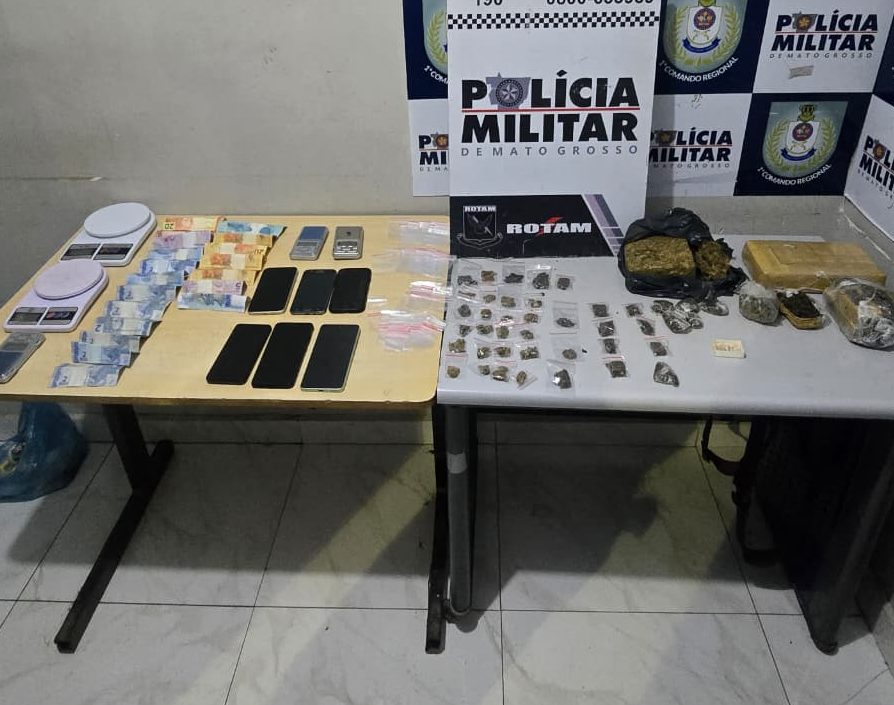 Rotam prende quatro homens por tráfico de drogas e apreende 60 porções de entorpecentes