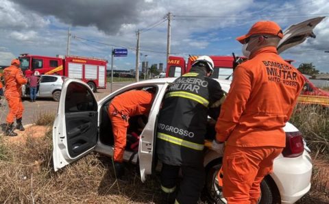 Bombeiros resgatam vítimas de acidentes de trânsito em diferentes municípios de MT