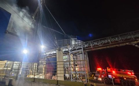 Incêndio em secador de grãos mobiliza bombeiros por mais de 12 horas