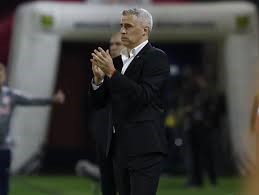 Torcida do São Paulo classifica como regular a temporada 2025 de Crespo