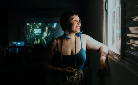 Exposição divulga imagens e criações literárias de mulheres com corpos que desafiam o preconceito