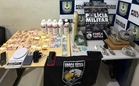 Força Tática prende dupla com maconha e pasta base de cocaína em Cuiabá
