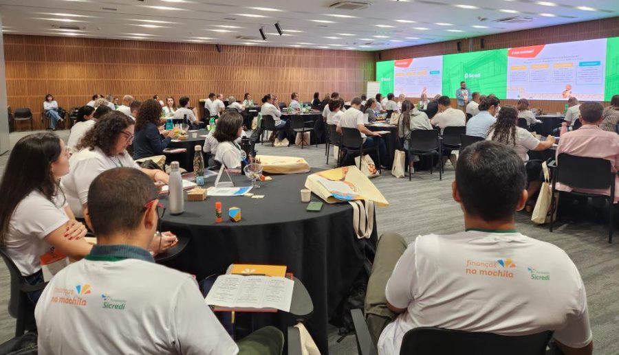 Seduc e Sicredi realizam Formação Presencial Finanças na Mochila