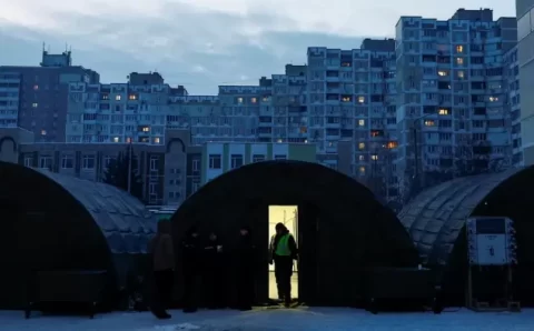 Reparo de prédios em Kiev: entre o frio extremo e a exaustão