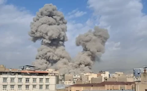 EUA e Israel atacam o Irã, que responde com mísseis