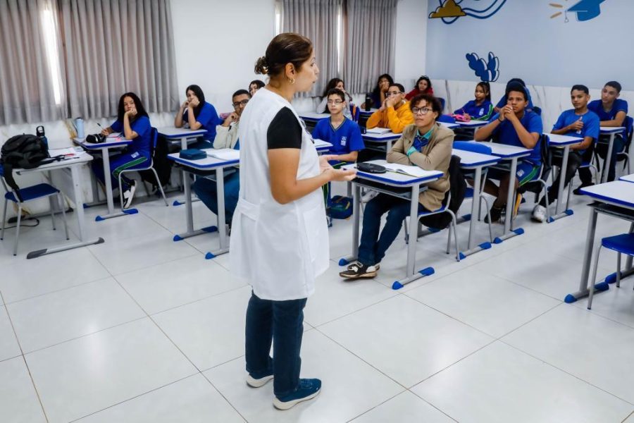 Seduc intensifica programa para recuperar aprendizagem no Ensino Médio com mobilização de famílias