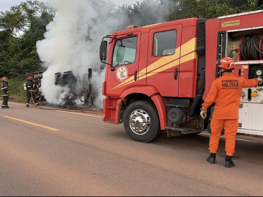 Corpo de Bombeiros combate três incêndios em veículos em rodovias e área urbana