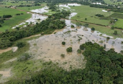 MT:   POR ATÉ SEIS MESES:  Temporais causam estragos e cidades decretam emergência